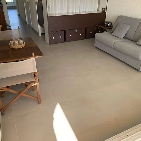 2 Pièces Avec Piscine, 4 Couchages à Port Camargue - Fr-1-731-137 *