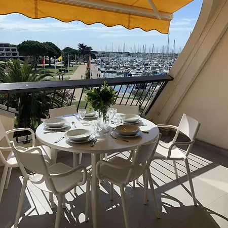 2 Pièces Avec Piscine, 4 Couchages à Port Camargue - Fr-1-731-137 *