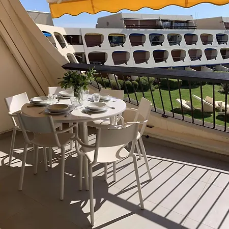 Appartement 2 Pièces Avec Piscine, 4 Couchages à Port Camargue - Fr-1-731-137 *