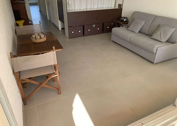 2 Pièces Avec Piscine, 4 Couchages à Port Camargue - Fr-1-731-137 *