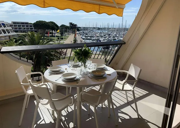 2 Pièces Avec Piscine, 4 Couchages à Port Camargue - Fr-1-731-137 *