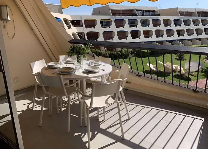 Apartamento 2 Pièces Avec Piscine, 4 Couchages à Port Camargue - Fr-1-731-137 *